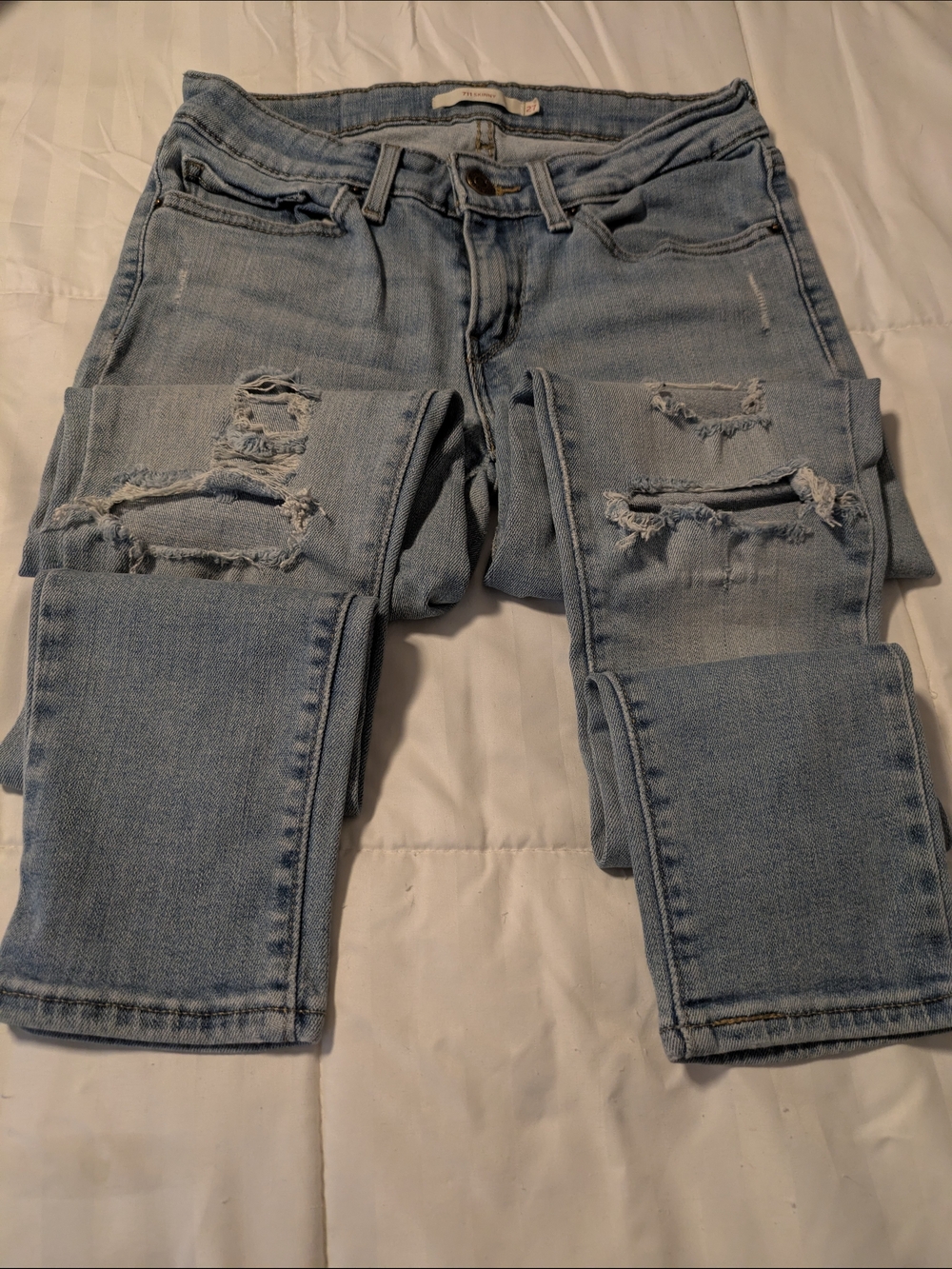 Light Blue Ripped Woman's Jeans - 711 Skinny Fit Size 27